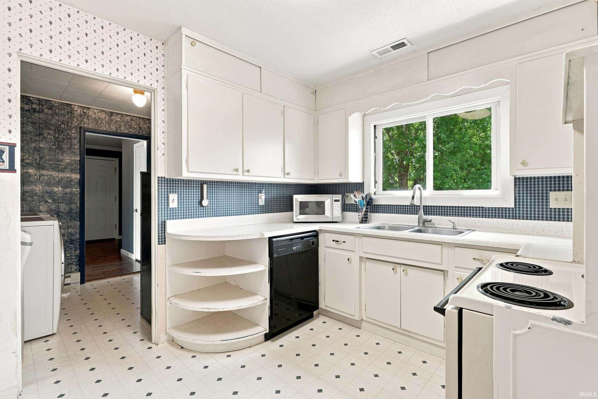 Image of 501 Drake Road