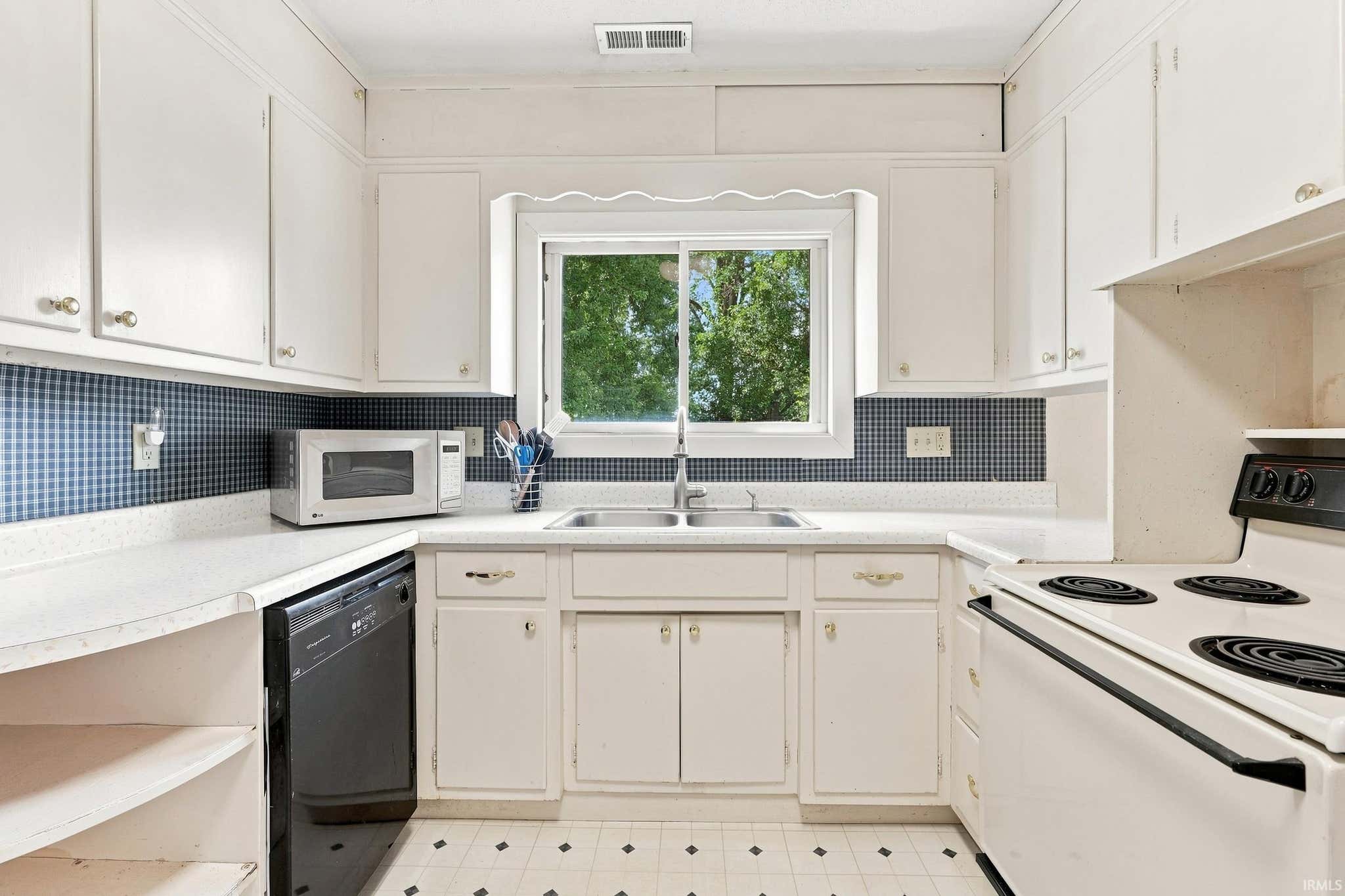 Image of 501 Drake Road